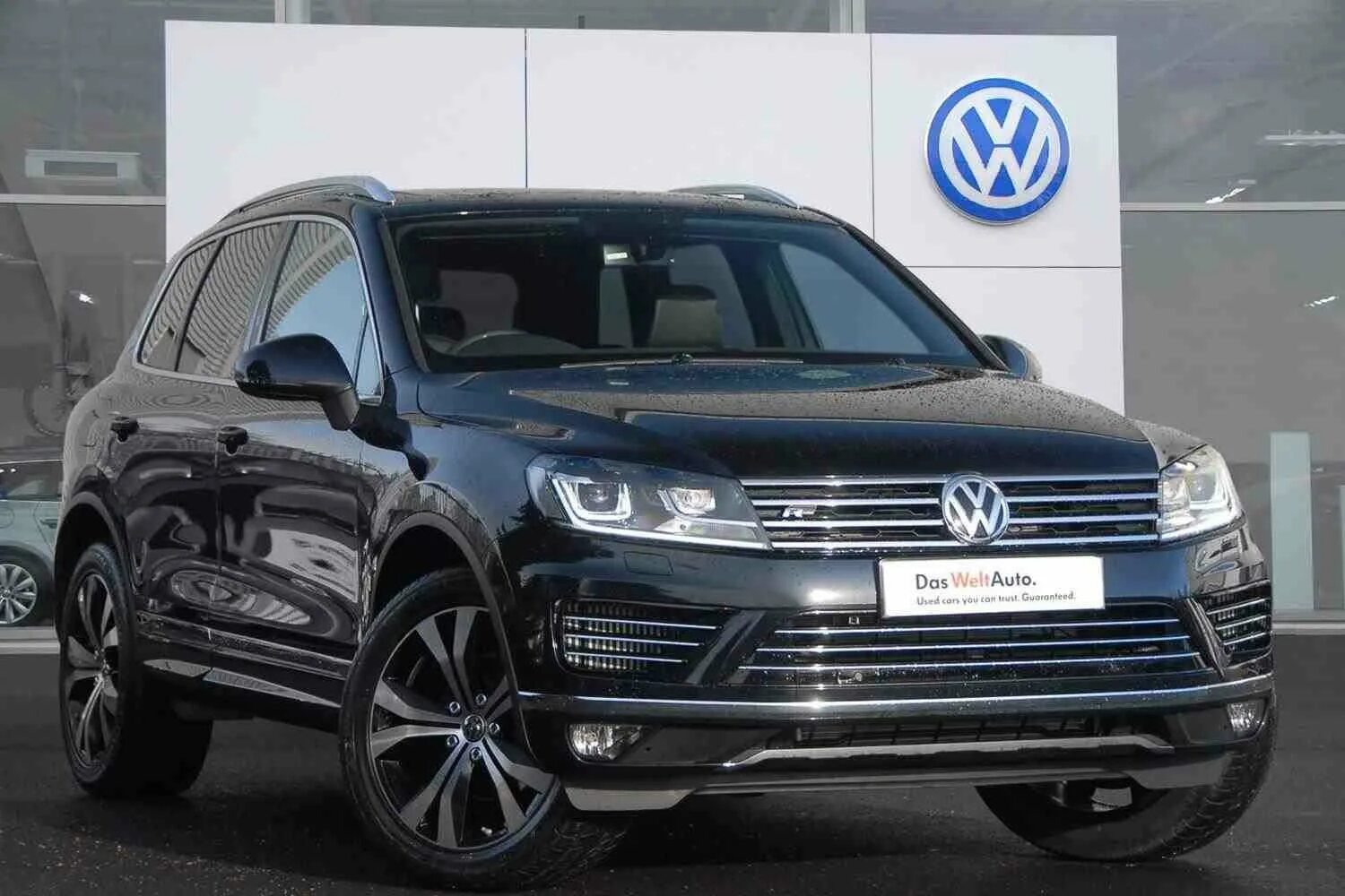 Volkswagen Touareg 2015 черный. Volkswagen Touareg 2015 r line. Фольксваген Туарег 2015. VW Touareg 2016. Volkswagen touareg r