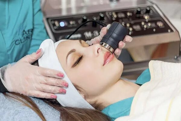 Как стать косметологом после 9. Как стать косметологом после 9. Косметолог после 9 класса колледжи. Эстетическая аппаратная косметология севастополь. Косметолог презентация.