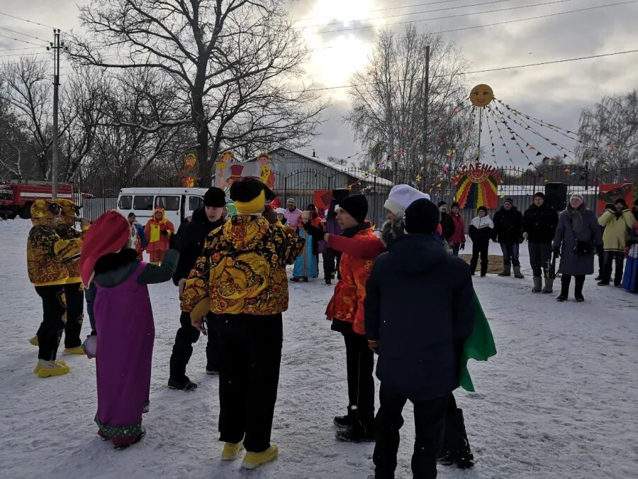 Масленица в Базарном Карабулаке. Празднование Масленицы фото. Масленица Саратов. Вязовка Саратовская область Базарно Карабулакский район. Масленица в интернате