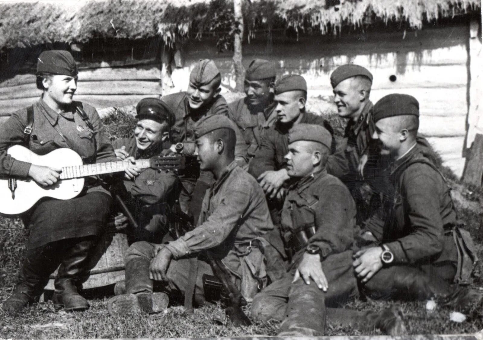 Походно-полевые жёны (ППЖ) В красной армии. Полевые лагеря РККА 1941. Бойцы поют на фронте. Солдаты на войне. Ппж во время войны кто это