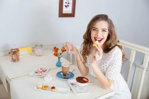 Счастливые едят мало
