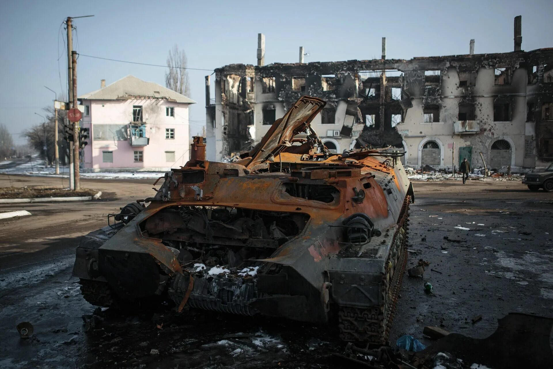 Разбитые z. Разбитая техника Иловайск. Иловайский Дебальцево.