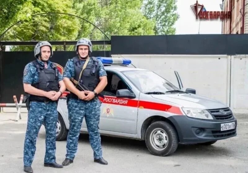 полк по охране дипломатических представительств москва. охрана объектов дипломатических представительств екатеринбург. полиция по охране дипломатических представительств. охранники посольства сша в москве. полиция по охране консульств.