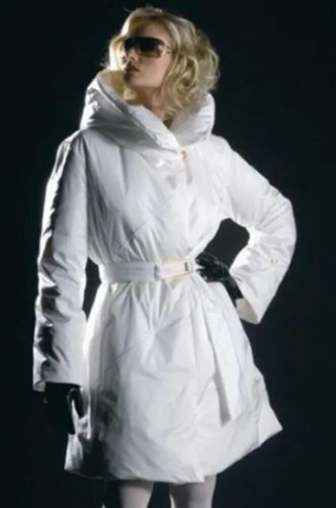 Разводы на куртке. Как стирать белую куртку. Коламбия серебряная подкладка. Подушка из пуховика. Стирка пуховика в стиральной машине.