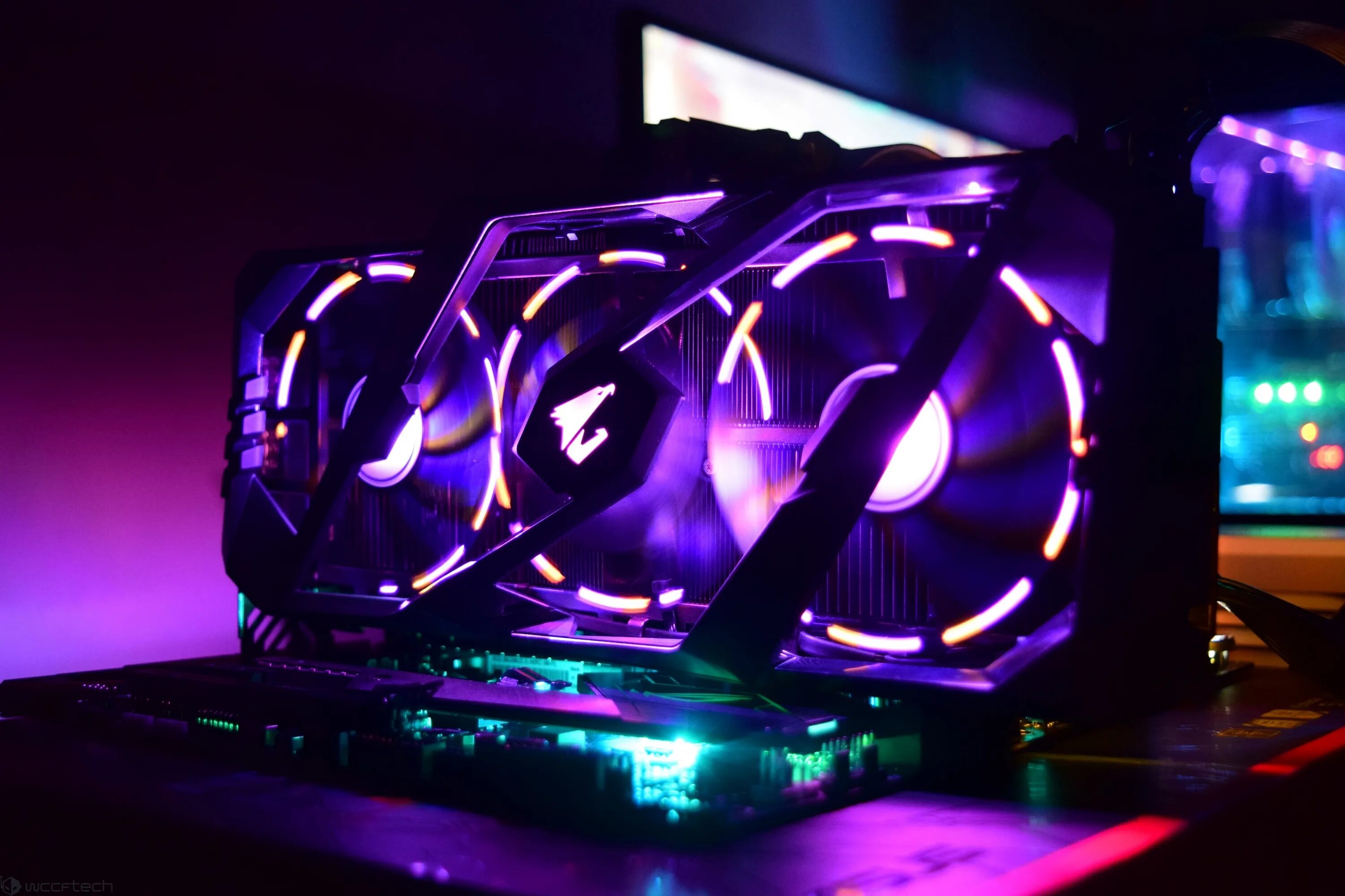 Светящиеся видеокарты. Gigabyte AORUS rtx2080. Видеокарта RTX 2080 super. Gigabyte AORUS RTX 2080 super. RTX 2080 AORUS.