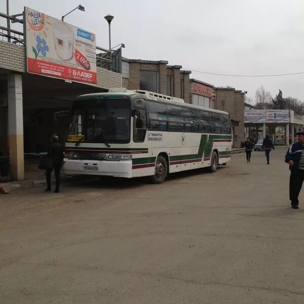 Автовокзал Уссурийск. Автовокзал Уссурийск фототвнутри. Автовокзал Уссурийска 2023 год фото. Автовокзал Уссурийск ночное фото.