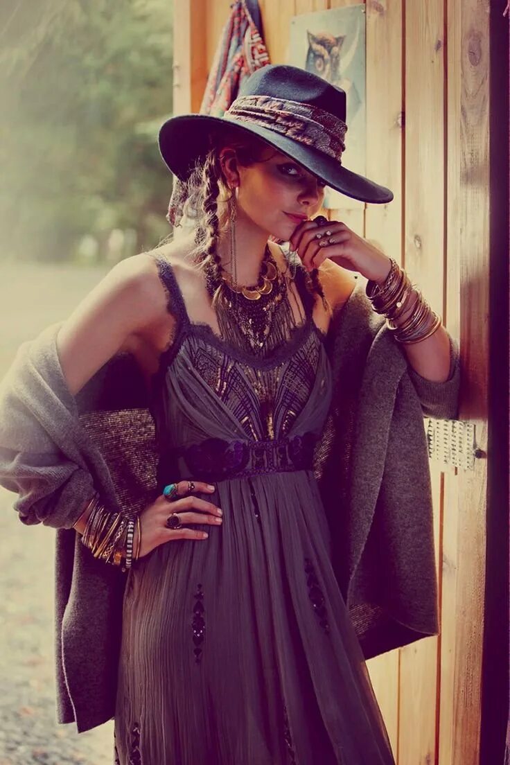 Boho одежда. Бохо богема шик. бохо шик 2025. богемный шик в одежде кира найтли. bohemia boho стиль.