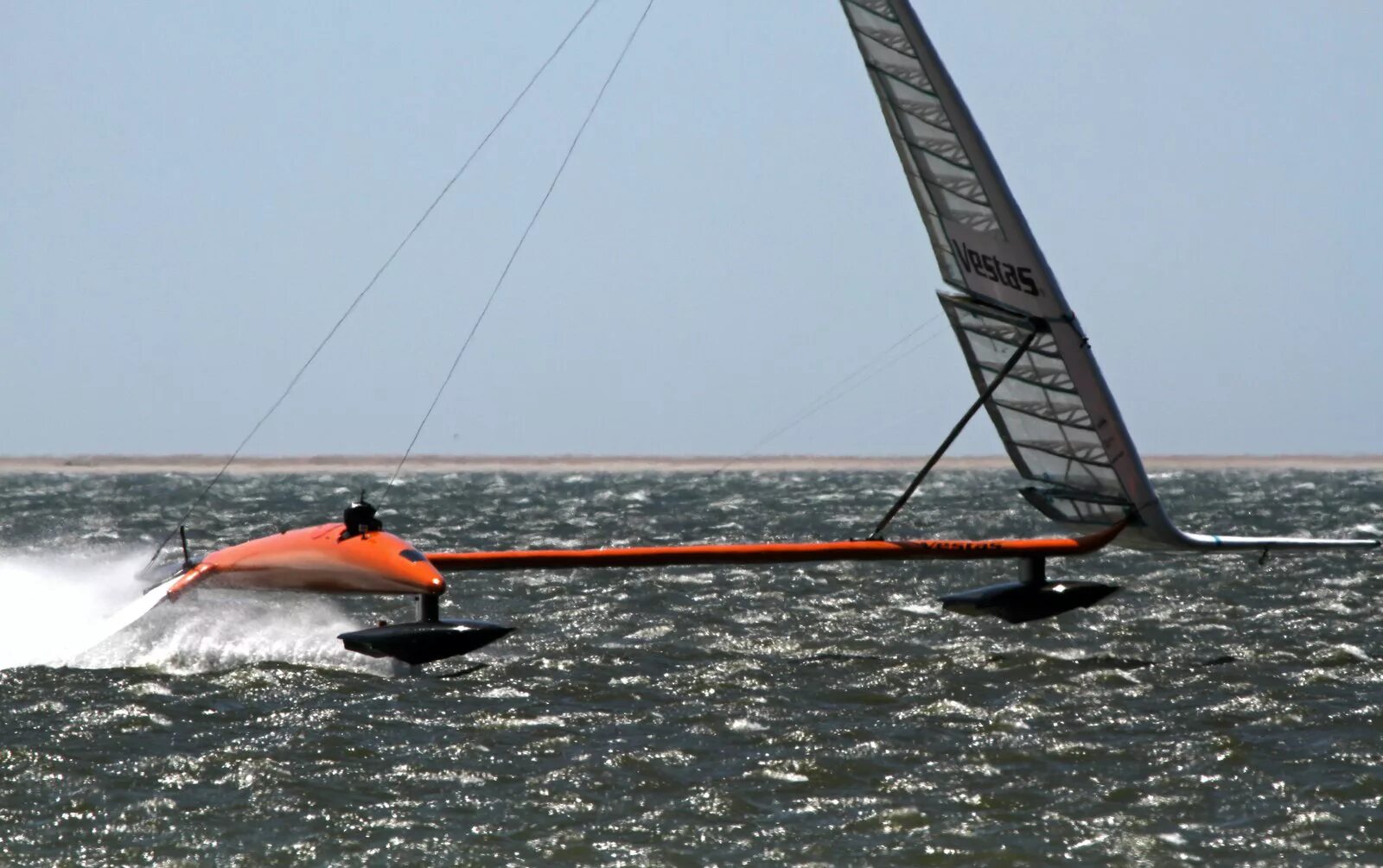 Vestas Sailrocket 2 рекорд скорости. Катамаран Vestas Sailrocket 2. Рекорд скорости в тримаранах. Vestas Sailrocket 2 пол Ларсен. Купить подводные крылья