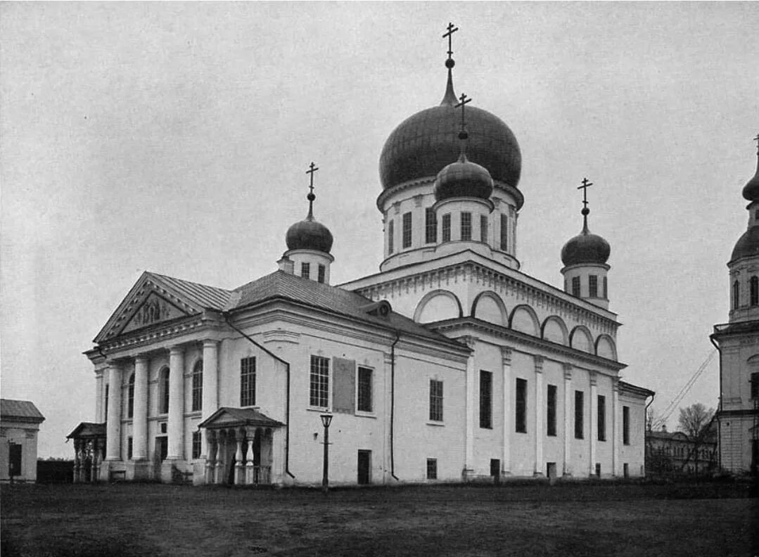 Старые сайты храмов. Церковь Живоносного источника Саров. Саровская пустынь храм Живоносный источник.