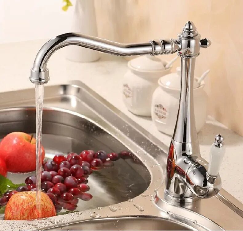 Кран на кухню какой лучше. Смеситель Kitchen Bath Faucet. Смеситель для кухни и раковины. Смеситель для мойки на кухню. Кухонная раковина с краном.