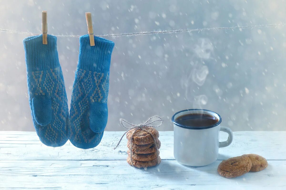 скандинавский стиль варежек. кружка варежки. варежки для кружки. варежки кружка. кружка в варежках.