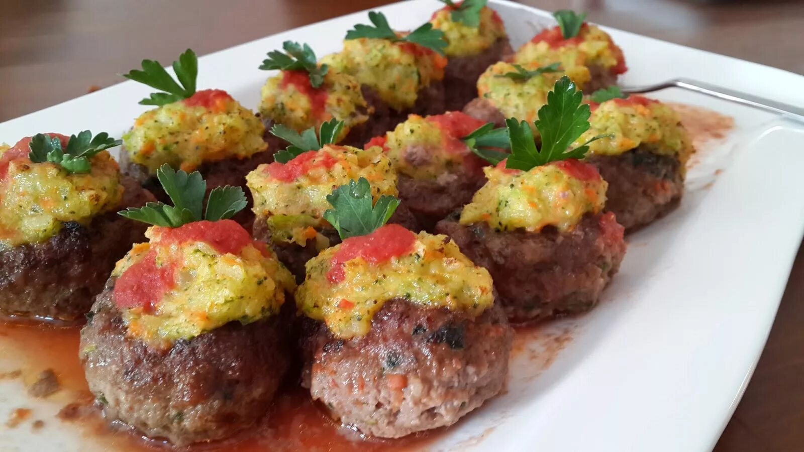 Hasanpasa kofte. Котлеты Дальян. Лфыфкдш Köfte. Pure Hasan Pasa kofte.