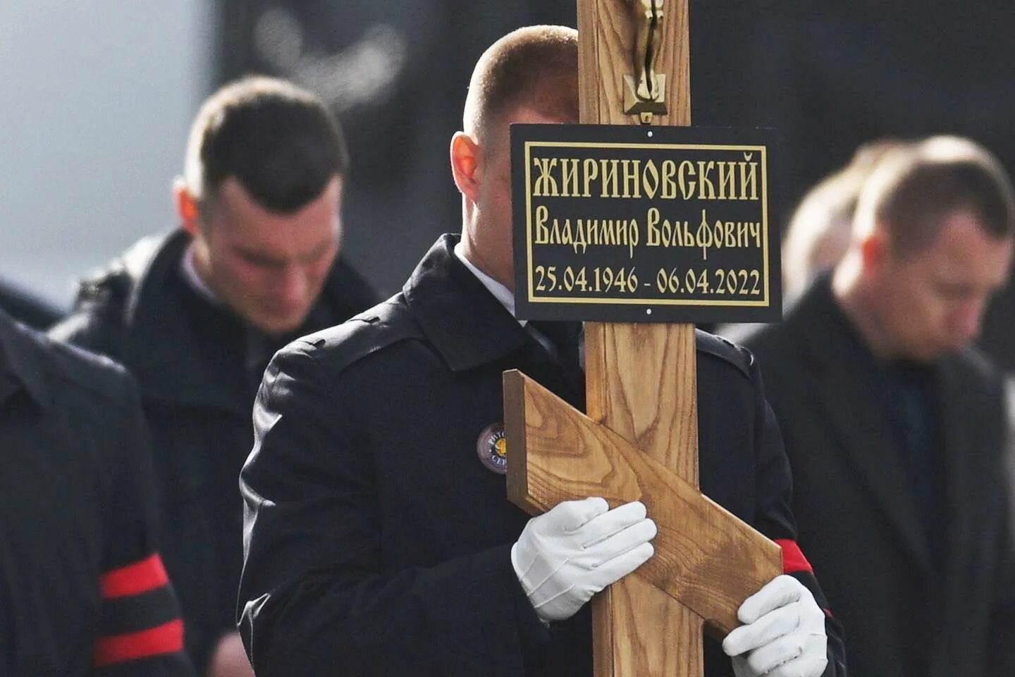 Новодевичье кладбище в Москве Жириновский. Могила Жириновского на Новодевичьем кладбище. Прощание с Владимиром Жириновским. На прощание с навальным пришло