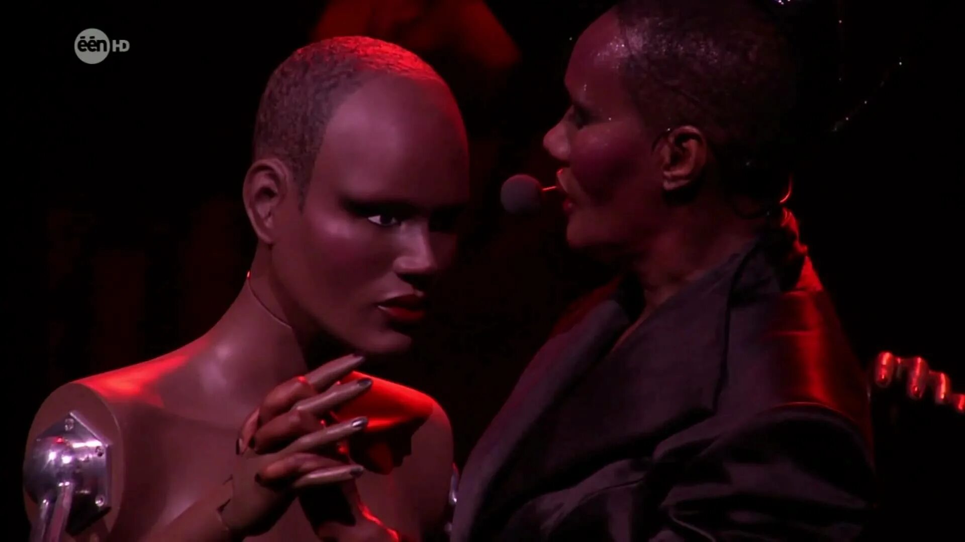 Грейс джонс либертанго. I’ve seen that face before грейс джонс. Grace jones - i′ve seen that face before (libertango). Kovacs лого. Grace jones libertango.