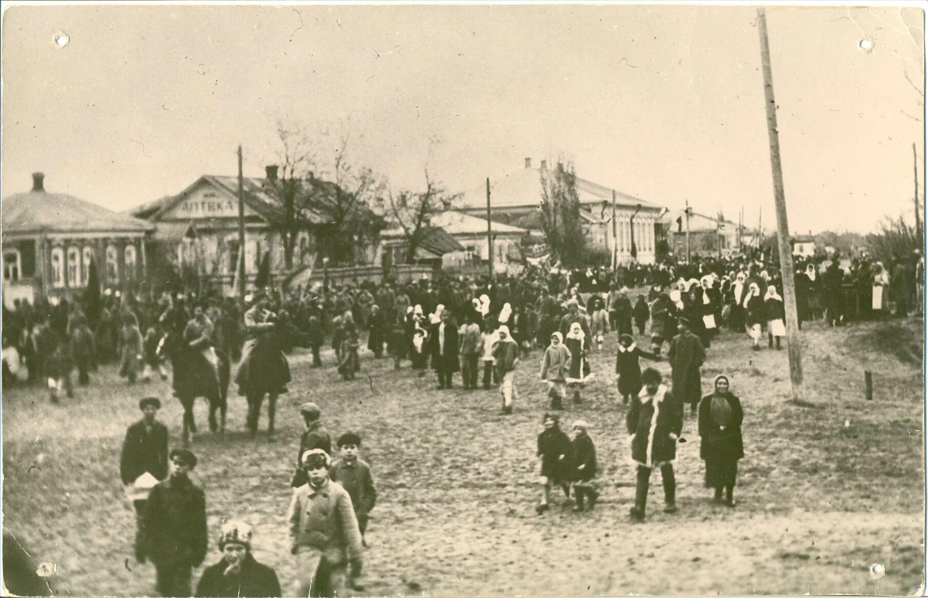 Михайловск волгоградская. Старинные здания города Михайловка. Город Михайловка Волгоградская область население. История Михайловки Волгоградской области. Музей г Михайловка Волгоградская область.