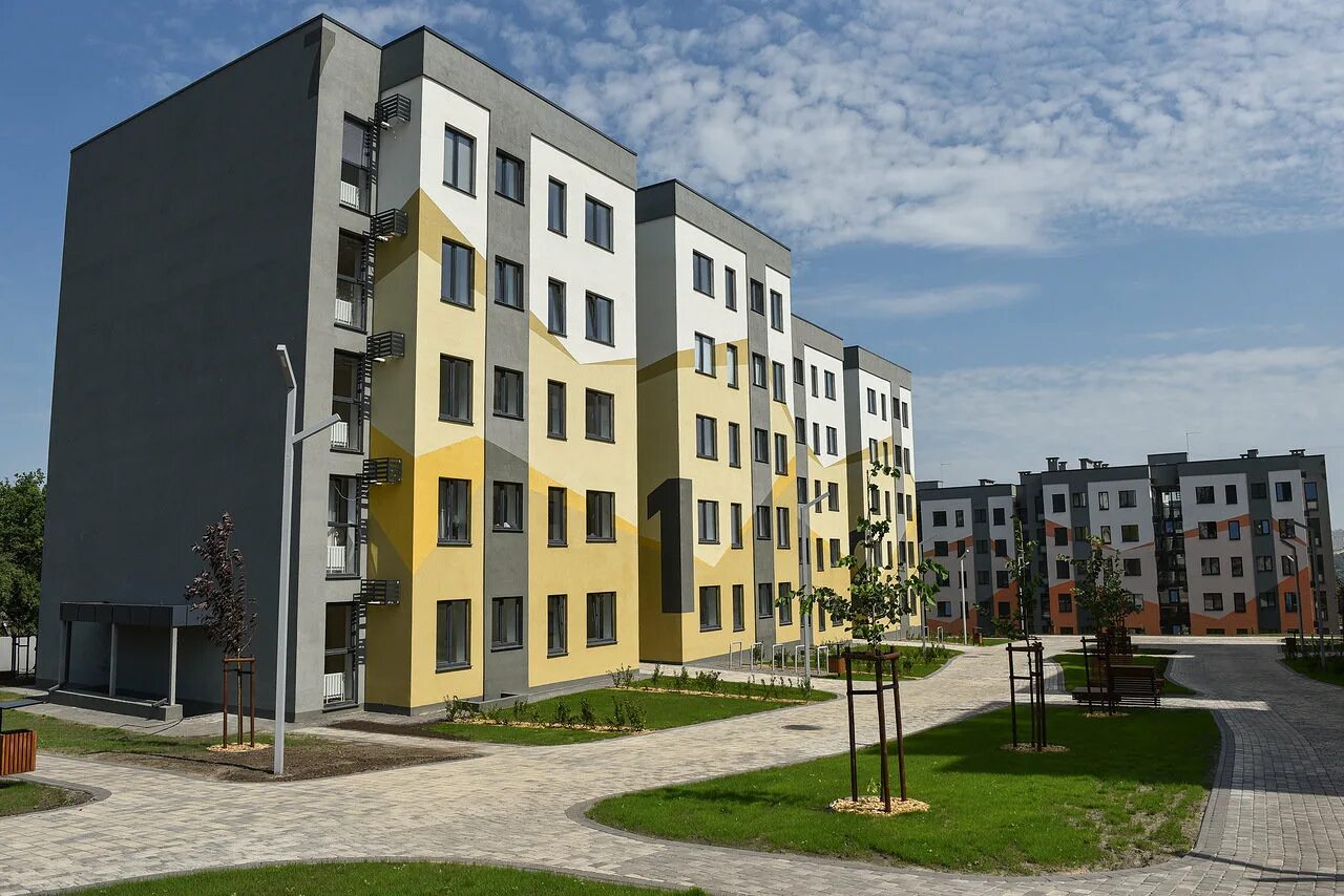 Жк белгород новостройки. Белгородский жилищный фонд. Мкр новая жизнь белгород. Разумное 54 белгород. Мкр новая жизнь белгород.