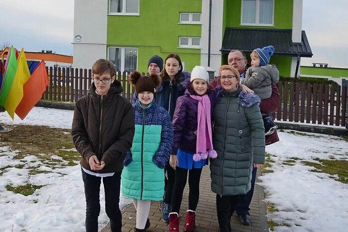 Дом ребенка 2 отзывы. Детский дом семейного типа. дом семейного типа брест. дом семейного типа пружаны. слайд 1 детский дом семейного типа.