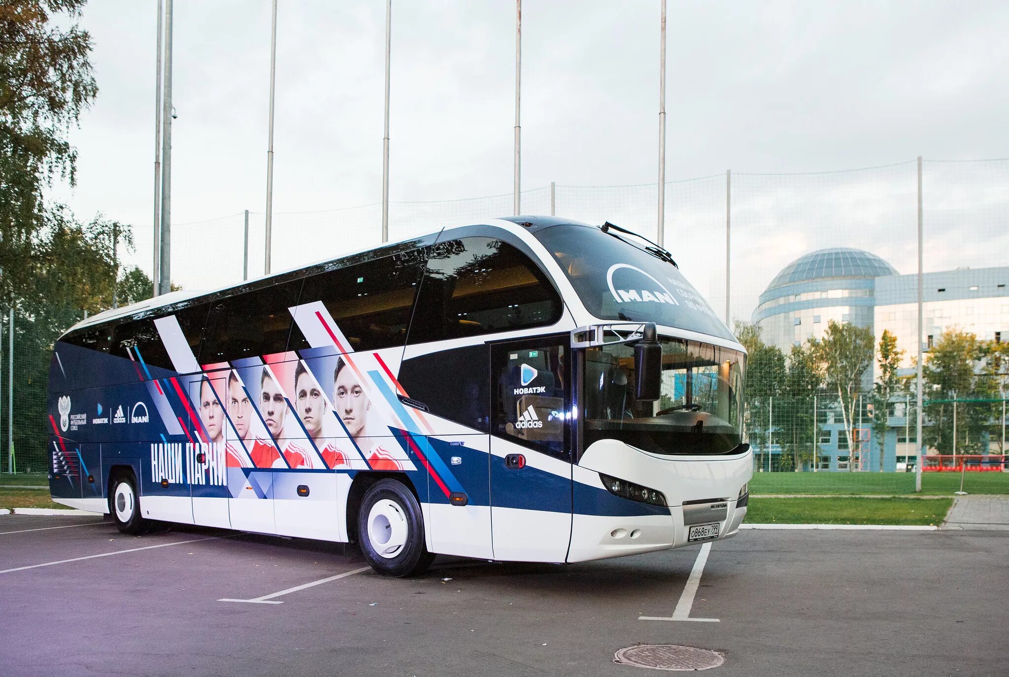 Автобусы рф иркутск. Neoplan Cityliner сборной России. Автобус Неоплан Ситилайнер. Новый автобус Неоплан 2021. Ман Неоплан автобус.