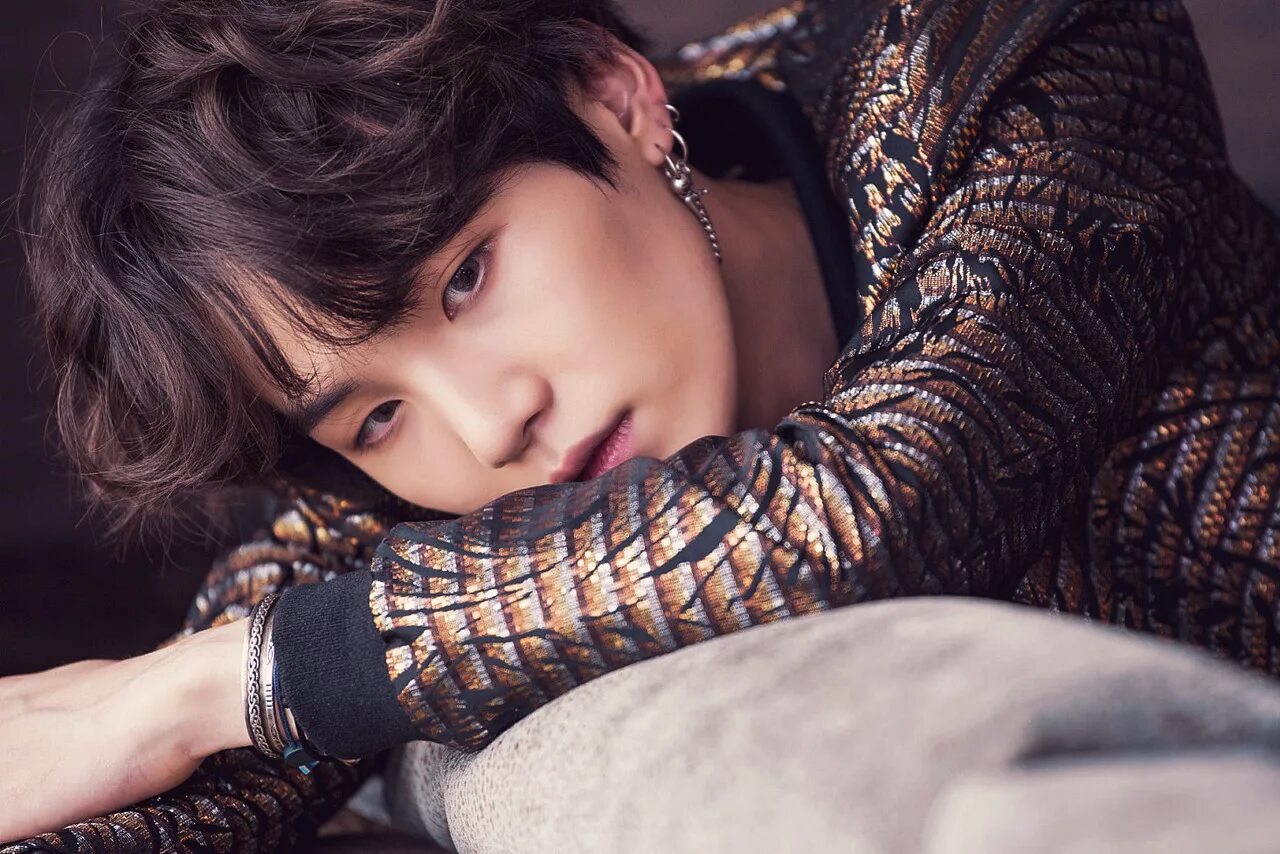 Шуга БТС. Suga BTS. BTS Юнги. Шуга из БТС. Bts seesaw