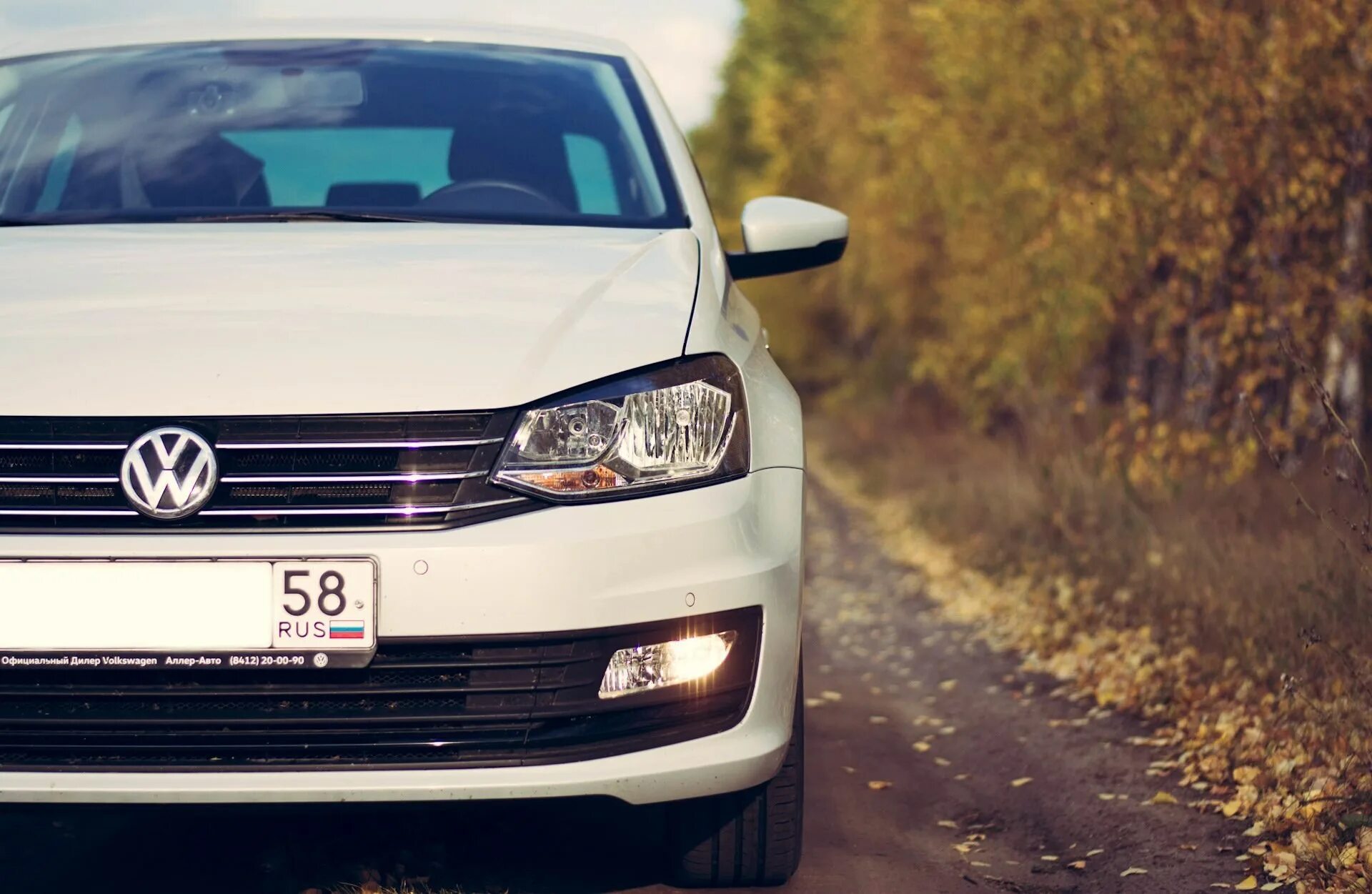 Поло седан купить москва. VW Polo sedan белый. Фольксваген Polo белая. Фольксваген поло 2017 белый. Фольксваген поло седан белый.