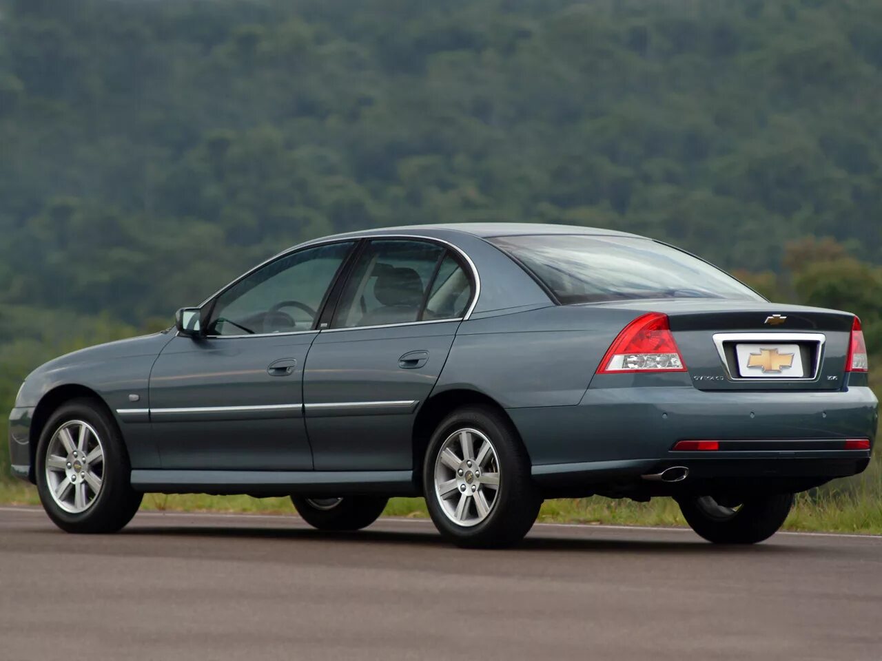 1998 н в. Isuzu rodeo 2. 2 рубля 1997 спдм золото. Holden suburban. Дьявол в раю.