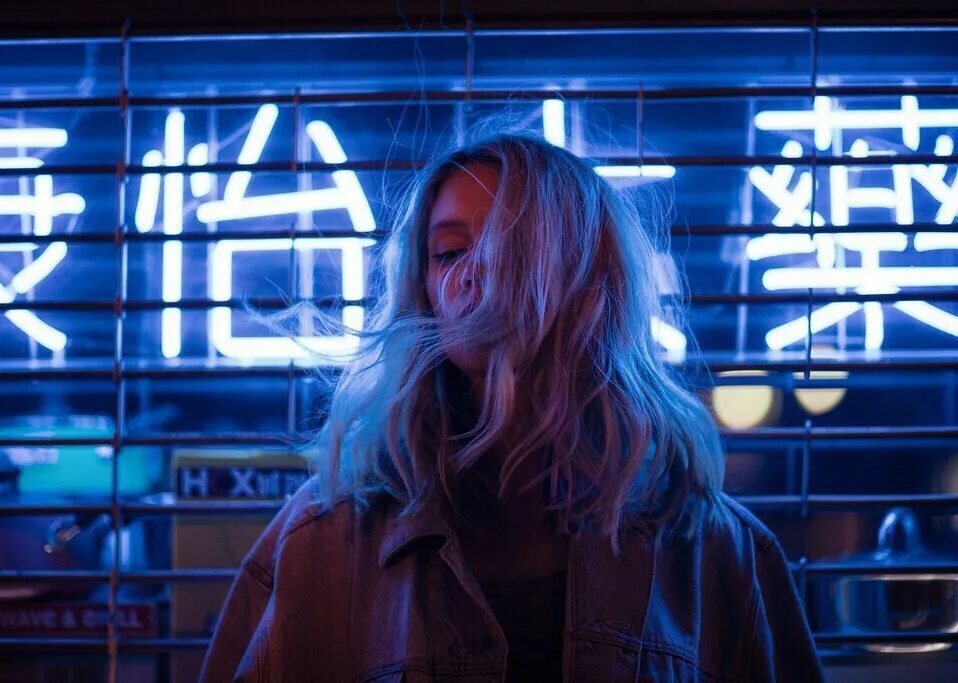 На танцполе зомб. Девушки из клипа зомб. На танцполе зомб. Девушки из клипа зомб. Дискотека танцпол 79.