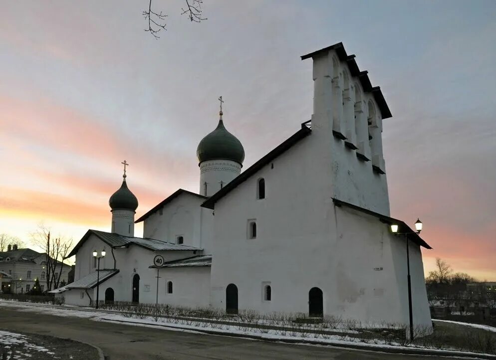 Реставрация церковь богоявления запсковья псков. Церковь богоявления с запсковья звонница псков. Храм богоявления с запсковья псков. Церковь богоявления со звонницей псков. Церковь богоявления с запсковья псков.