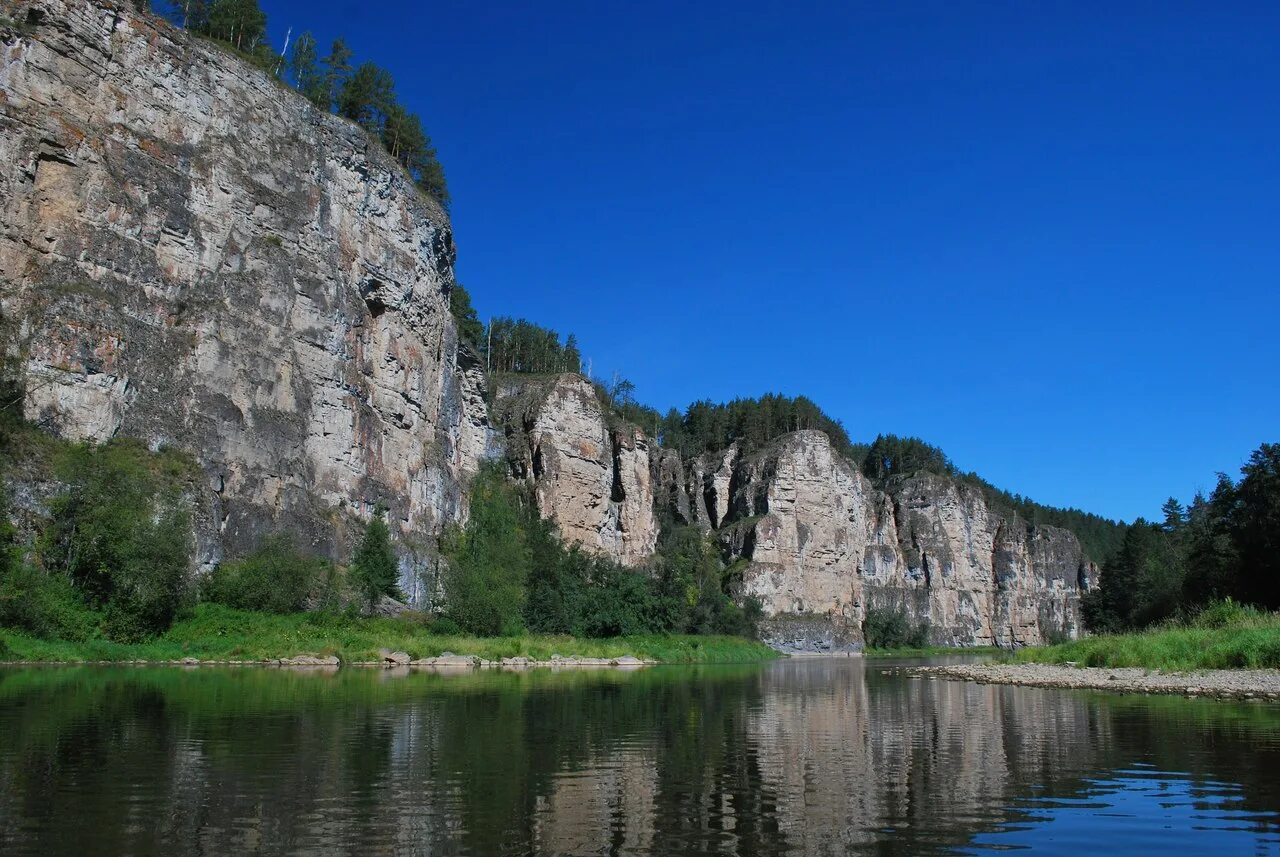 Минералогический заповедник режевской. Уральские горы южный урал. Большие притесы. Притесы челябинская область сатка. Большие айские притесы челябинская область.