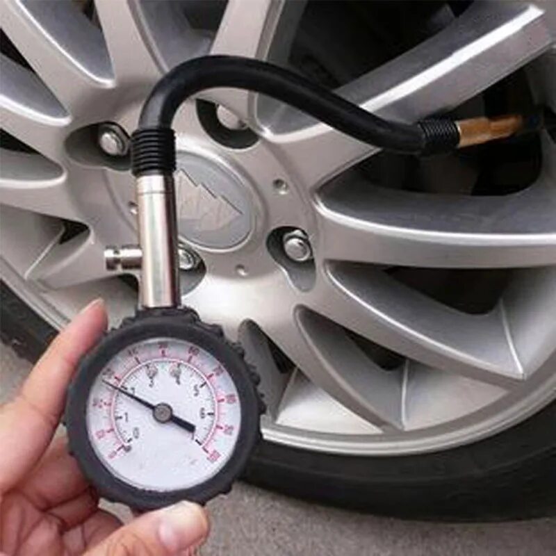 Сколько атмосфер в автомобиле. Tire Gauge манометр. Манометр автомобильный Tire Pressure Gauge. Манометр давления в шинах ЗИЛ 131. Измеритель давления в шинах мотоцикла Ява 250.