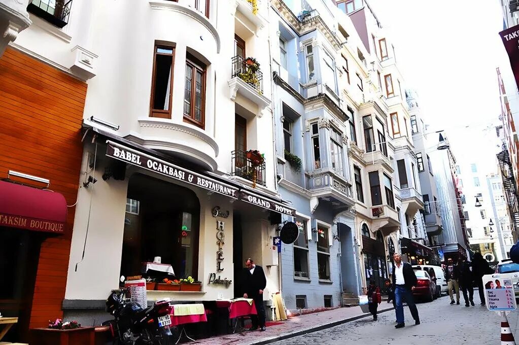 House istanbul. Ofton стамбул. taksim. taksim 128666. taksim sem house фото.