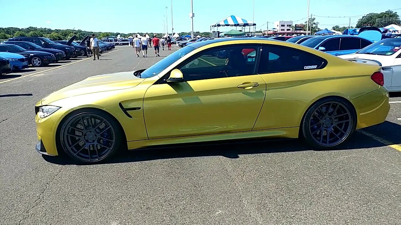 BMW m4 Золотая. BMW m4 Gold Matt. BMW m4 Gold Color. BMW m4 f82 Yellow Austin Competition.