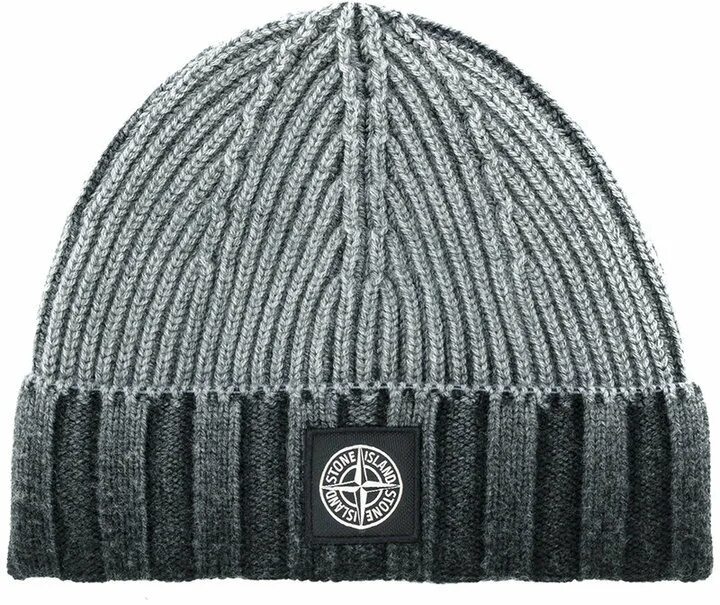Шапка айленд. Шапка стоун исланд. шапка stone island серая.