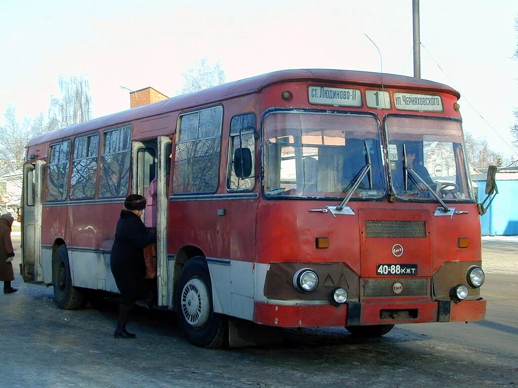 Автобусы Людиново. Автостанция Людиново. Автобус Людиново Москва. Калуга Людиново автобус.