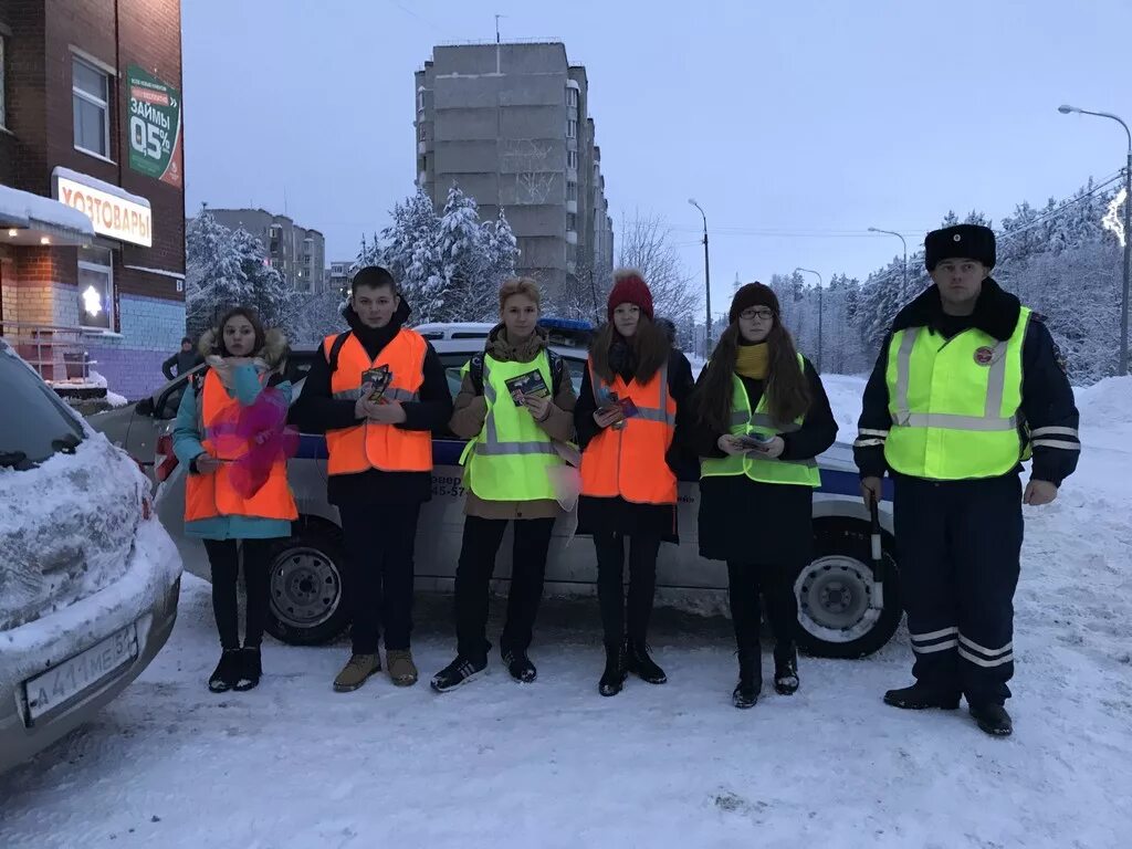 Оленегорск работа вакансии. ГИБДД Оленегорск. Полиция города Оленегорска сотрудники. Начальник ГИБДД Оленегорск Мурманской области. Сотрудники ГИБДД Г.Кировск.