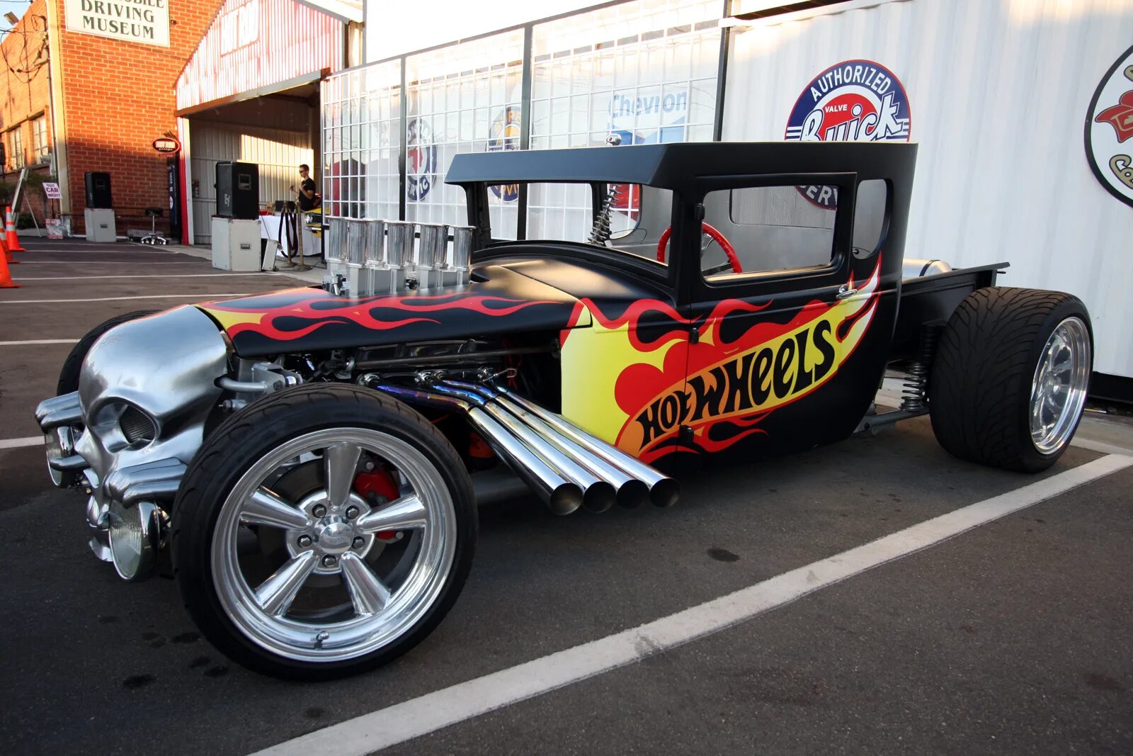 Машина Bone Shaker Boneshaker. Hot Wheels Boneshaker. Хот Вилс Боун шейкер. Хот род хот Вилс. Bone shaker