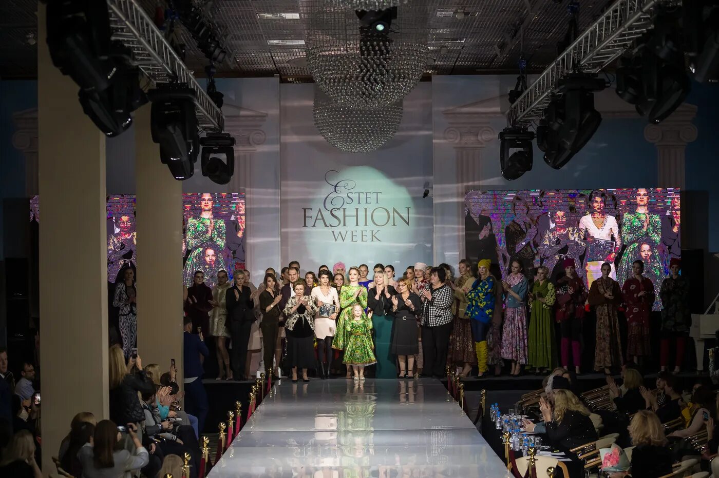Estet fashion week 2023 москва. Эстет неделя моды в москве. Ювелирный дом эстет москва показ мод. Эстет неделя моды в москве. Неделя моды estet.