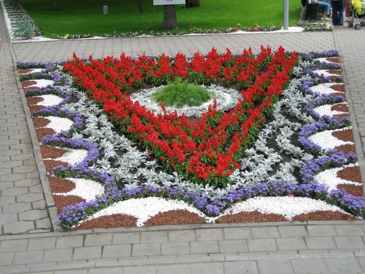 Прямоугольная клумба