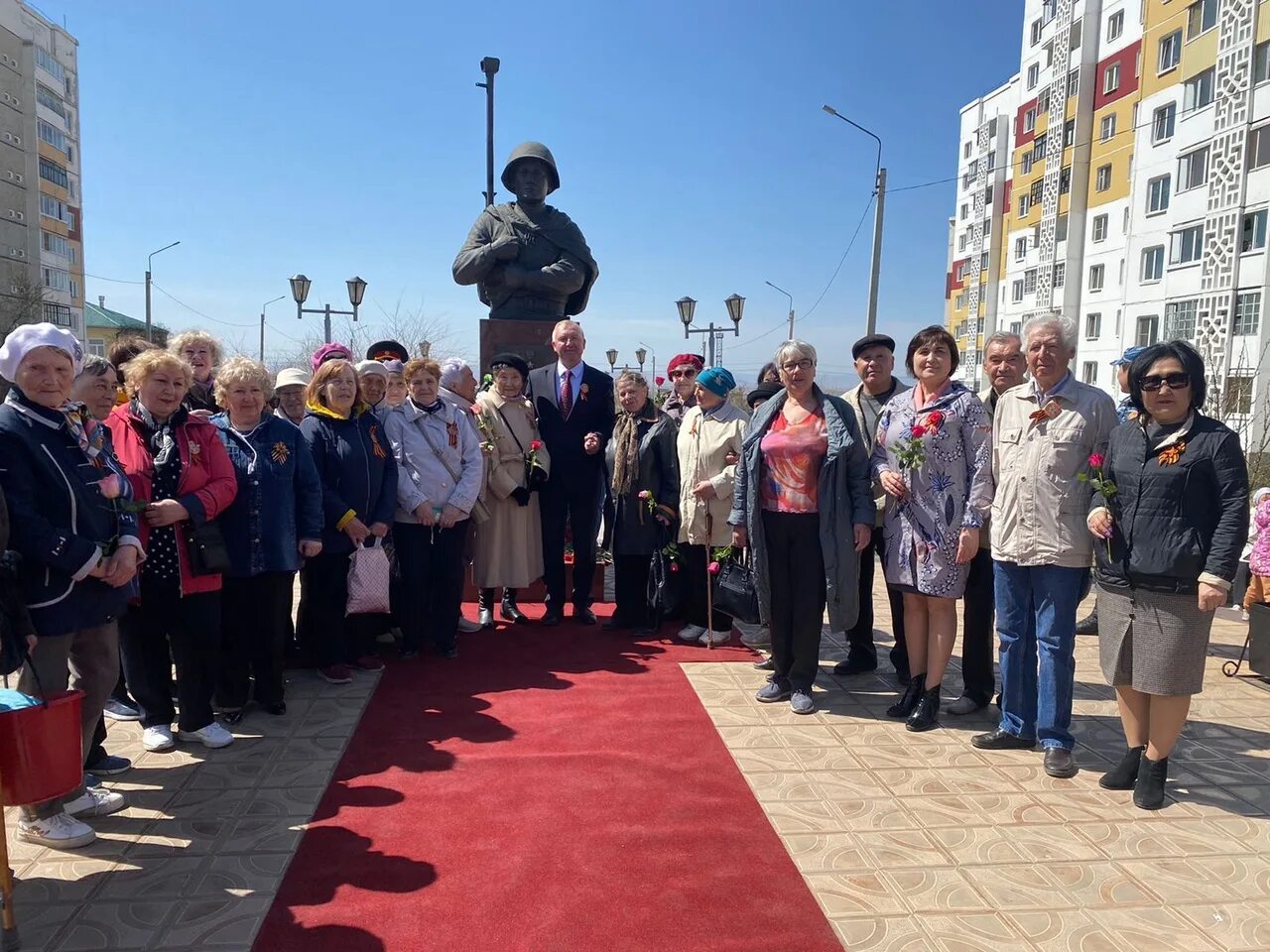 Красавица дангина. Прощание с солдатами в улан-удэ. Восточные новости улан удэ. Сквер сенчихина улан-удэ. Ооо титан улан удэ праздничные мероприятия.