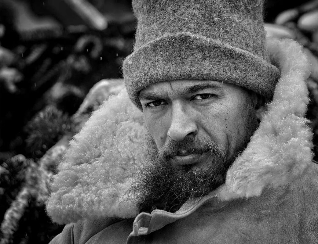 Чукчи. Дворник дед. Суровый плотно. Суровый плотно. Мужской зимний портрет.