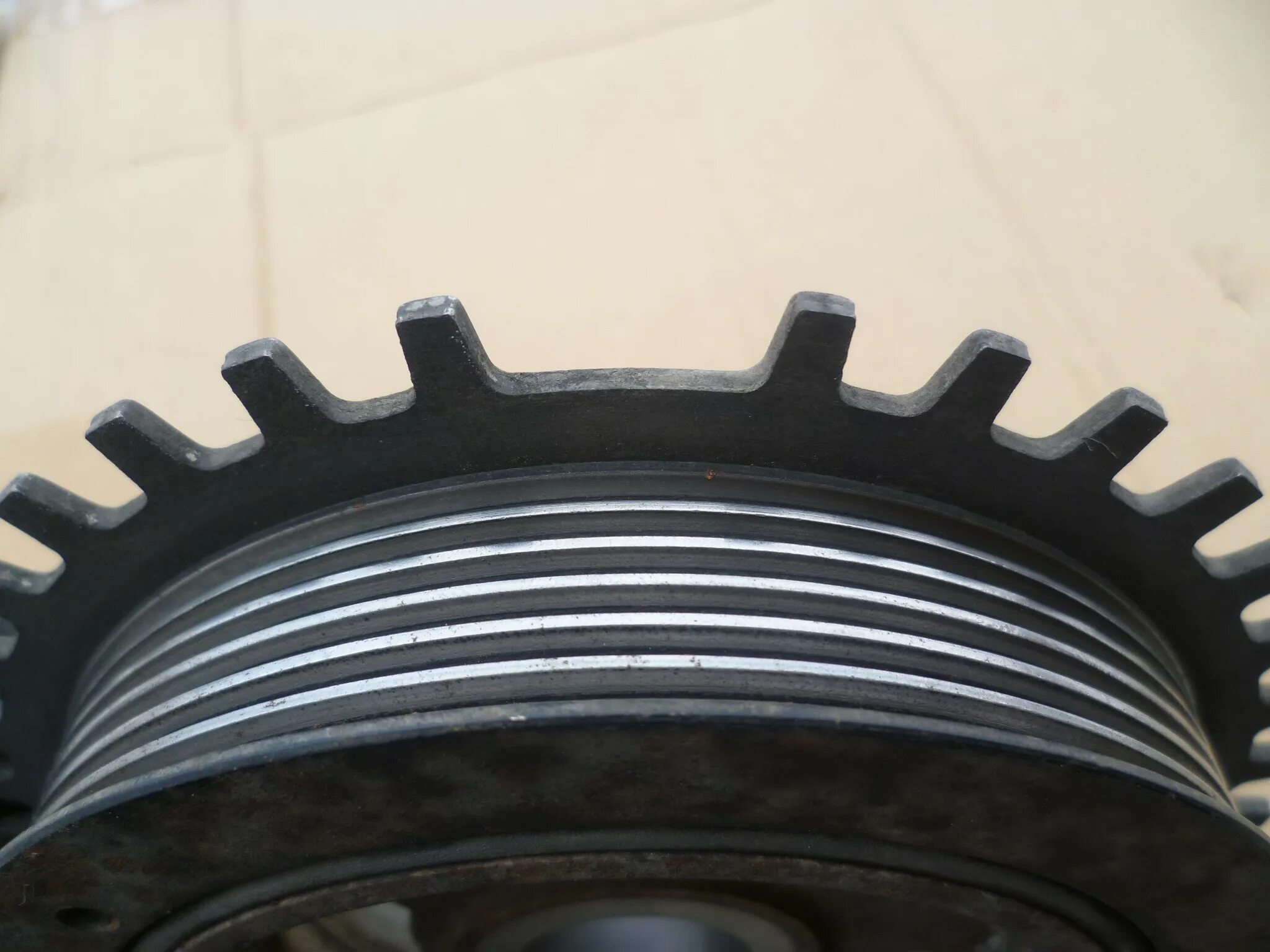 Шкив коленвала форд мондео 3 2. 0 шкив коленвала. 0 ford mondeo 4. Шкив коленвала форд мондео 4 2. Шкив коленвала мондео.