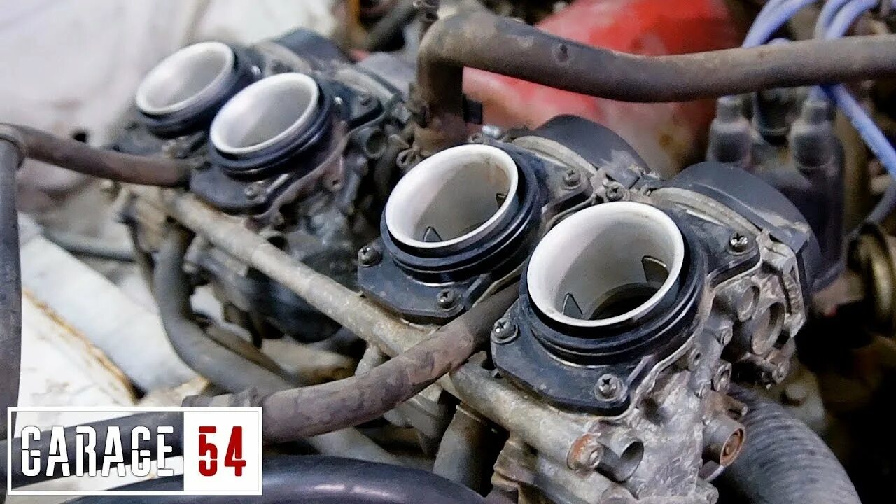 Видео 4 карбюратора. 4 карбюратора mikuni. карбюратор 4т 50сс. 4 карба на жигу. 4 карбюратора.