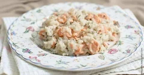 Салат с форелью рисом