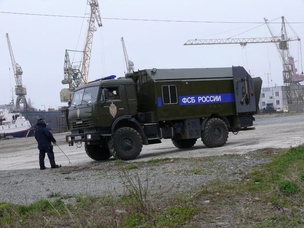 Центр безопасности связи. КАМАЗ разминирование.