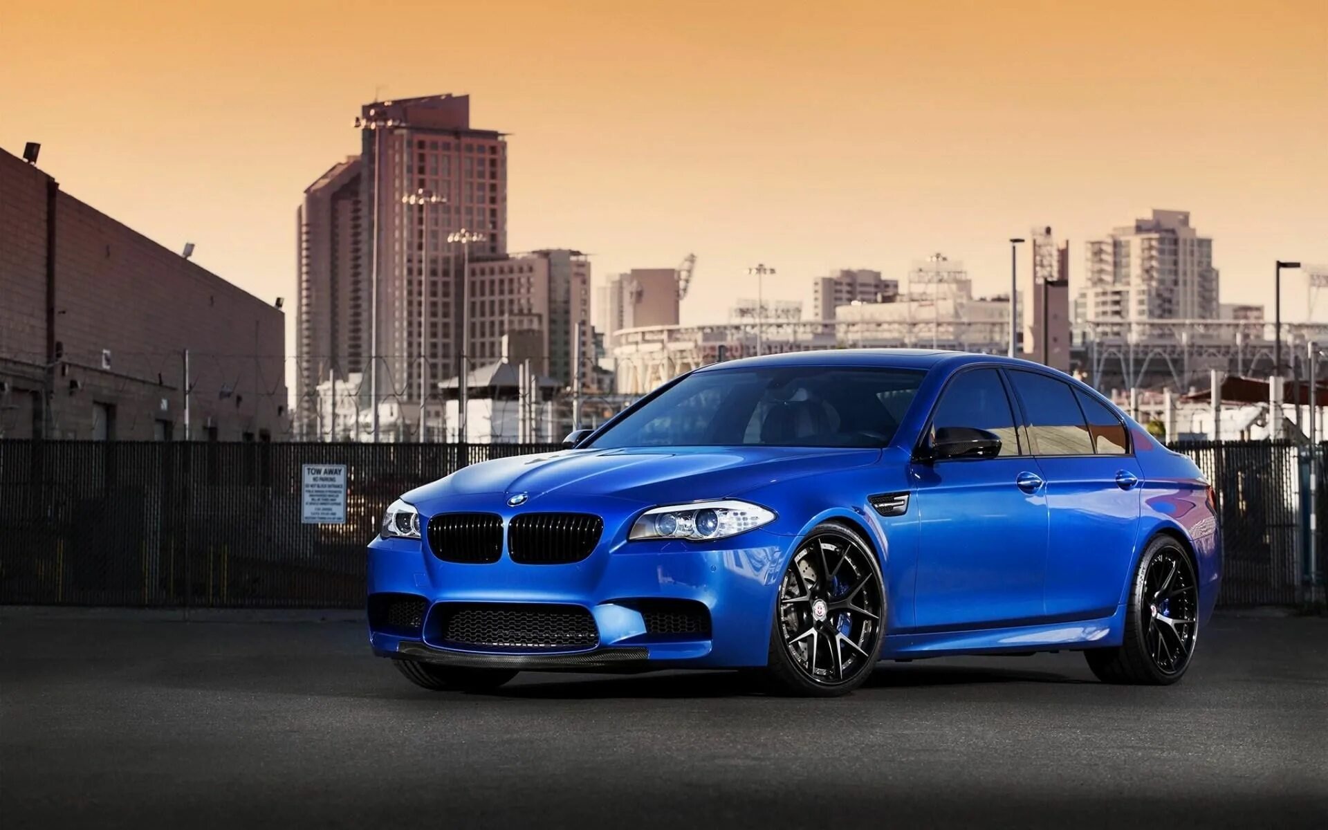 БМВ м5 ф10. БМВ m5 f10. BMW m5 f10 m5. BMW m5 f10 Blue. Красивая бмв м5