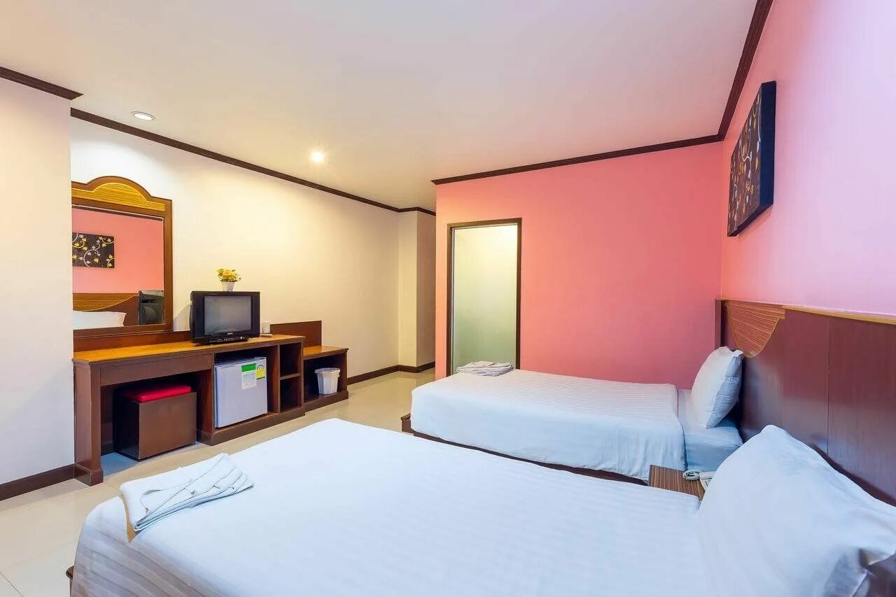 Патонг отели 4. Patong princess hotel 3*. тайланд патонг отели. issara patong beach 3*. тайланд отель 3 звезды.