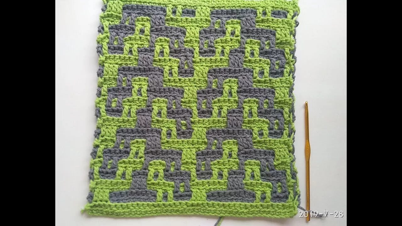 Техника мозаичного вязания крючком. Мозаика крючком. Мозаичное вязание крючком плед. Мозаика крючком урок 4. Самый Нескучный плед Мозаичное вязание крючком.