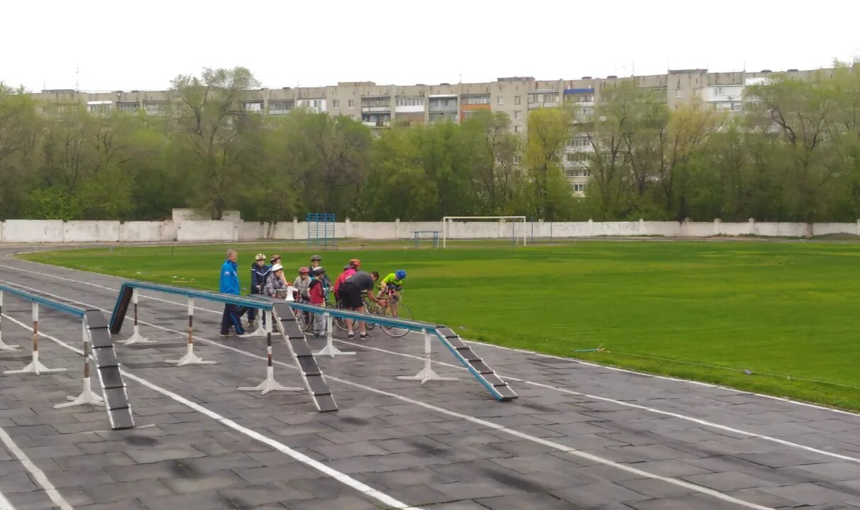 Торпедо саратов. Стадион Торпедо Саратов. Стадион Торпедо Саратов заводской. Торпедо Саратов заводской район. Стадион Торпедо Саратов реконструкция.