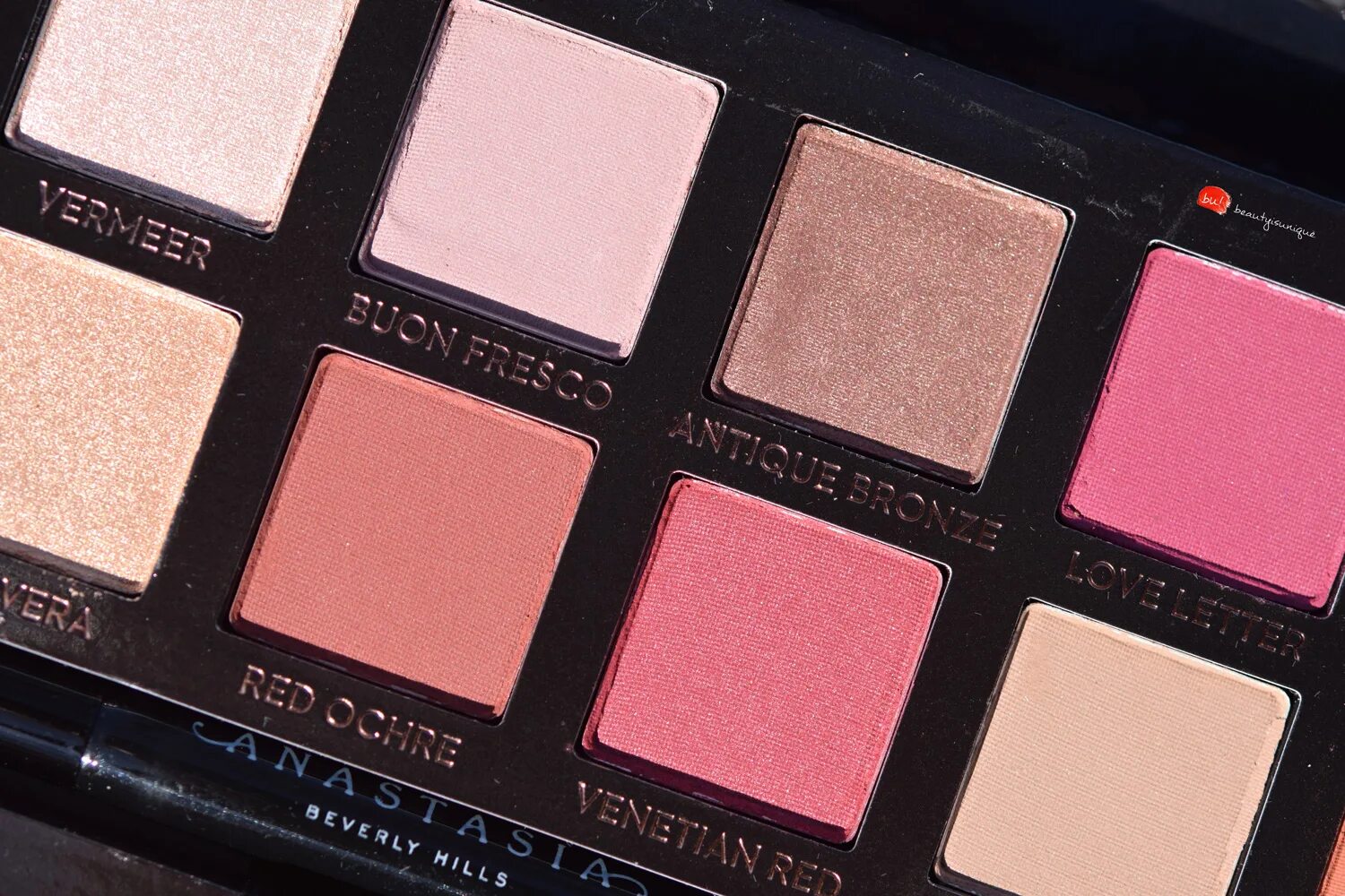 Modern renaissance. Anastasia beverly hills modern renaissance. raw sienna tempera eyeshadow.