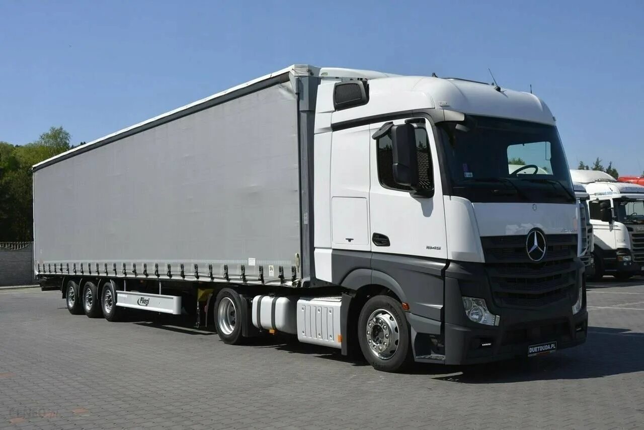 Мерседес бенц актрос с прицепом. Мерседес актрос 1845 сцепка. Мерседес полуприцеп. Мерседес 1844 с полуприцепом тонар. Тягач.