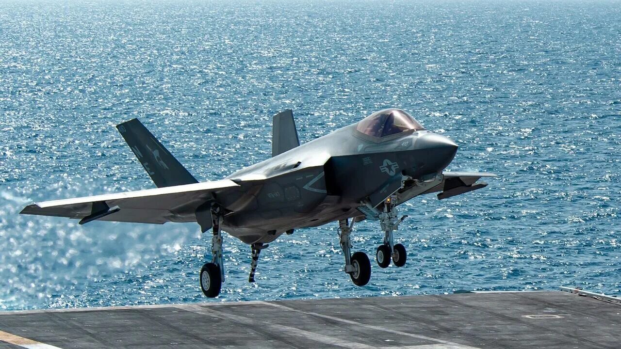 F 22 raptor в сирии. F-35 joint strike fighter. F35 fighter jet. F 35 истребитель. F 15 ввс эстонии.
